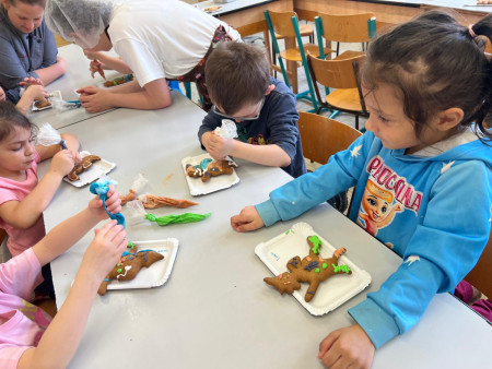 Navštívily jsme kadeřnictví a zahrály si na pekaře